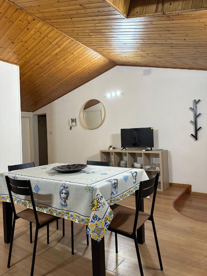 La Mansarda Di Melo Apartment CTA Exterior foto